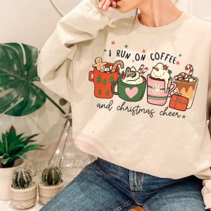 Christmas Coffee Shirt, Cute Christmas Sweatshirt, Coffee Lover te