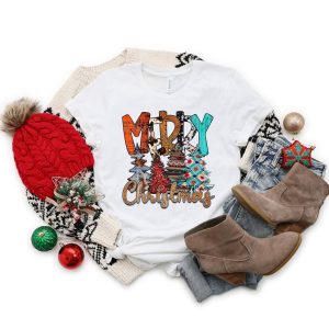 Christmas Women Shirt, Leopard Print Christmas Shirt, Merry Christmas Y'all Shirt, Holiday Shirt, Cute Christmas Tee, Christmas Gift for Her