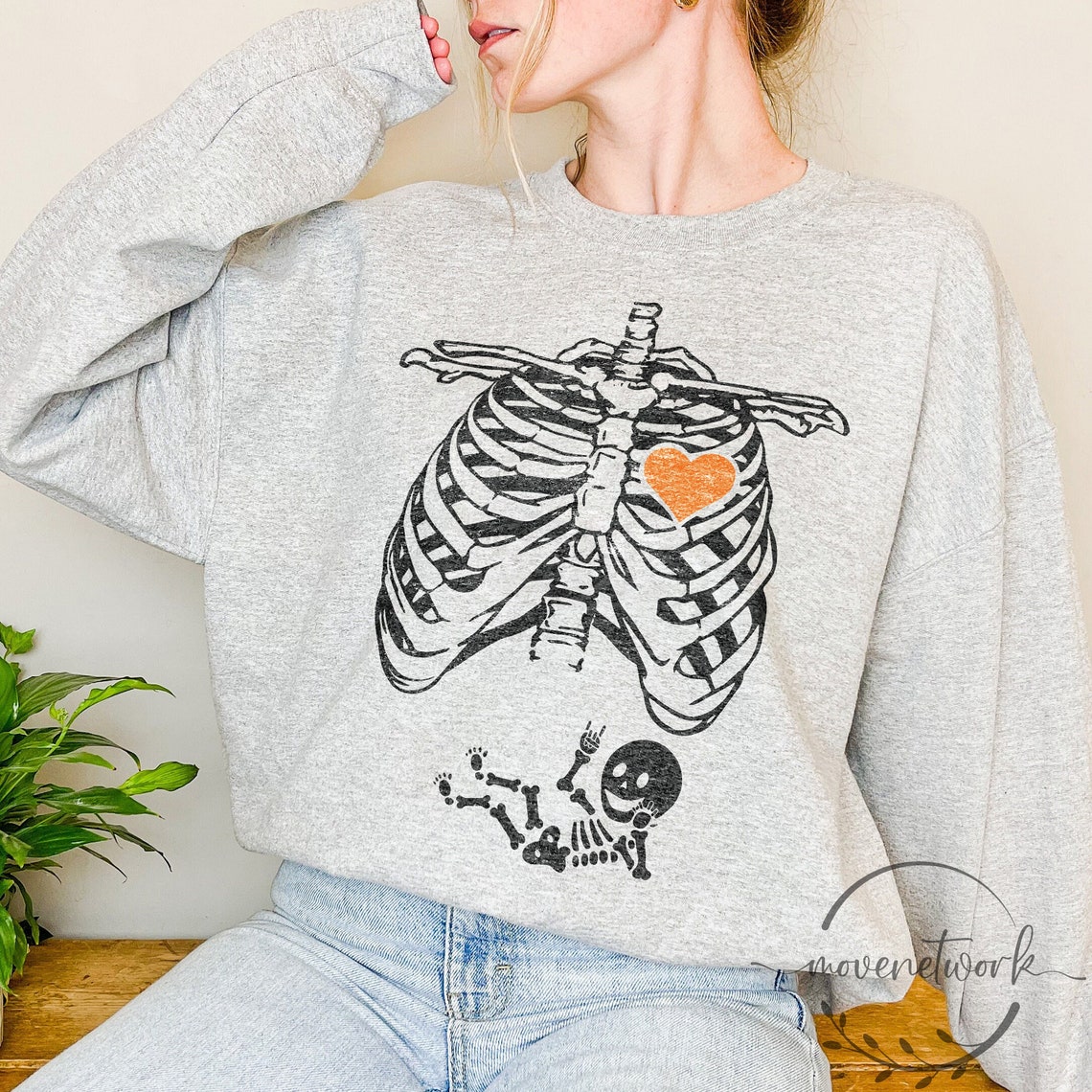 Halloween Skeleton Maternity Sweatshirt, Funny Pregnant Skeleton Sweatshirt, Pregnancy Announcement Sweatshirt, Halloween Costume Sweatshirt