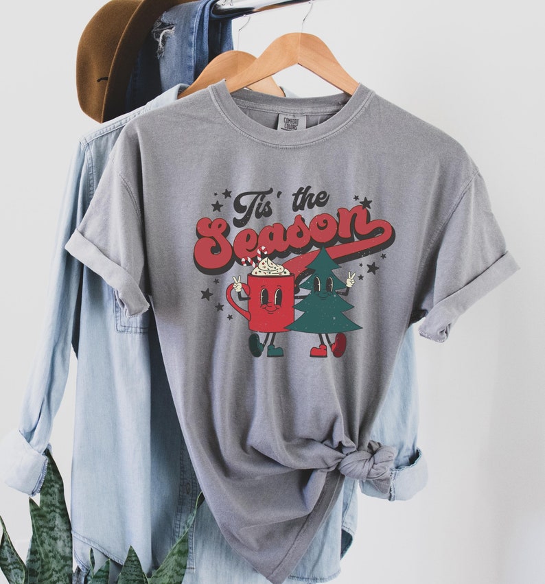 Retro Christmas T-shirt Vintage Christmas Tree Hot Chocolate Shirt Retro Cute Christmas Shirt Merry Bright Christmas Tee 4XL