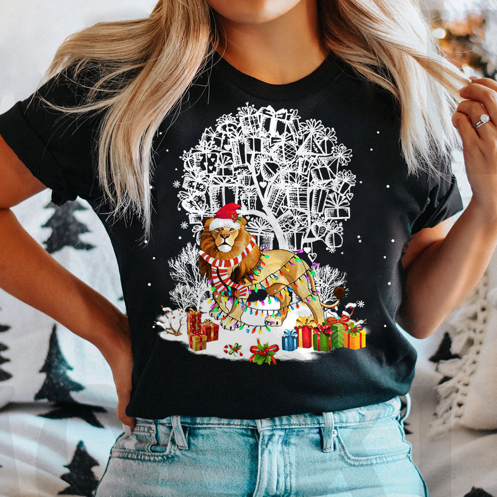 Lion Lighting Christmas Tree Dark Classic T Shirt