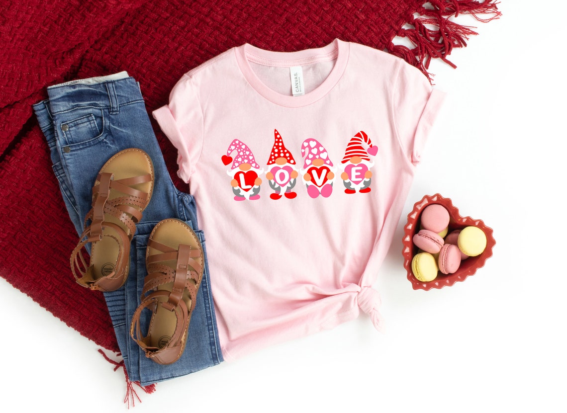 Valentine Love Gnomes with Heart Shirt Pink